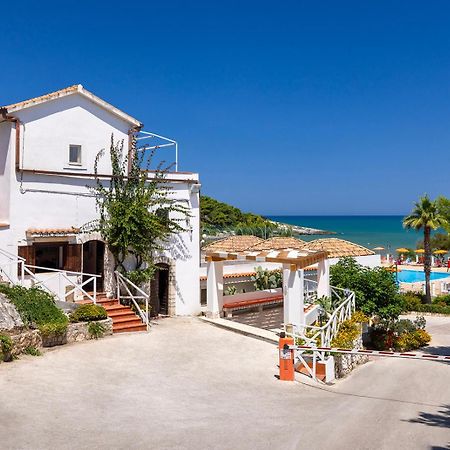 Crovatico Club Vacanze Vieste Buitenkant foto
