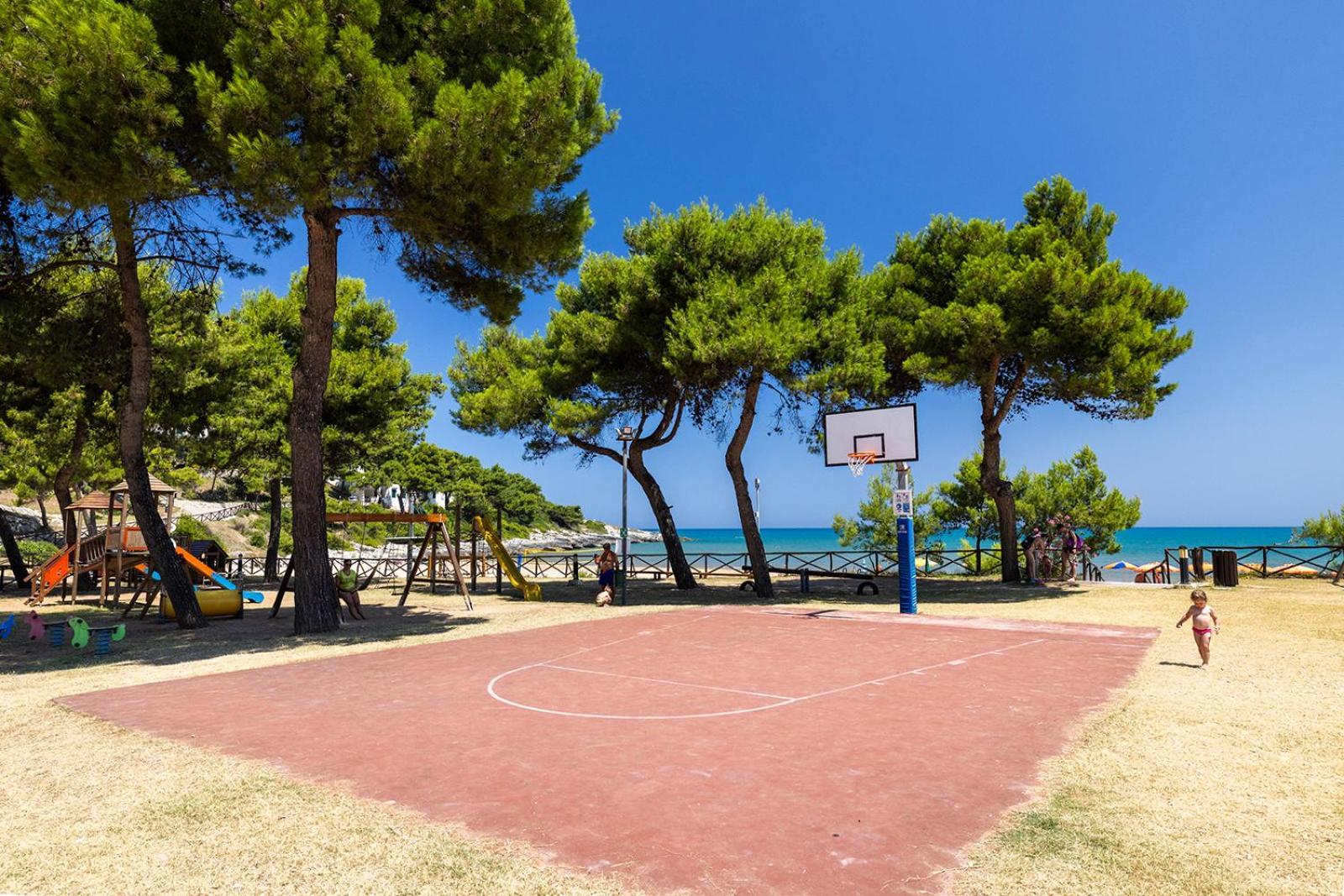 Crovatico Club Vacanze Vieste Buitenkant foto