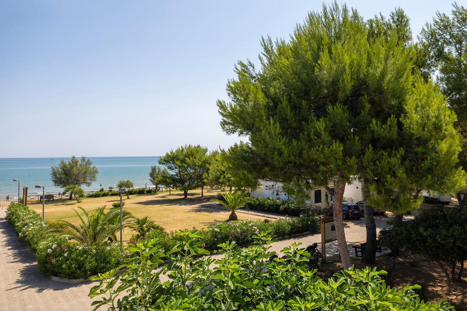 Crovatico Club Vacanze Vieste Buitenkant foto